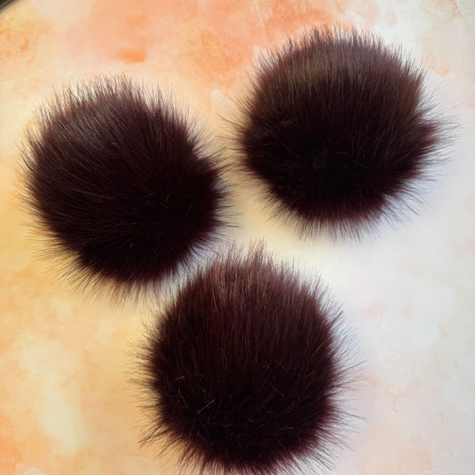 Plum faux fur pom pom - NEW