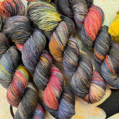 Tairn & Sgaeyl Cosy DK - Fourth Wing - Hand Dyed Yarn - NEW