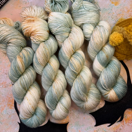 Hedotis Cloud Fluff - Fourth Wing - Hand Dyed Yarn - NEW