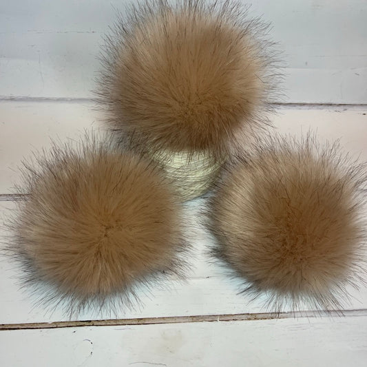 Oyster faux fur pom pom