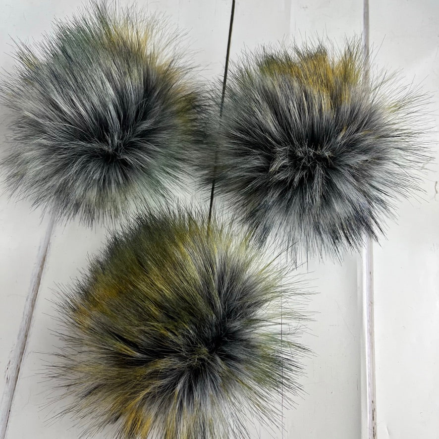 Grey Sunshine faux fur pom pom